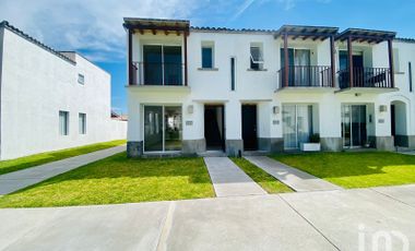 Casa Nueva en Renta en Rinconada Santa Fe