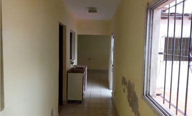 RETASADA!! Casa 3 amb con cochera y quincho en Pompeya