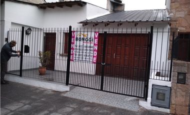 RETASADA!! Casa 3 amb con cochera y quincho en Pompeya