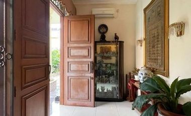 DIJUAL RUMAH ASRI dgn TAMAN di Jl ALAM ELOK, PONDOK INDAH, JAKSEL