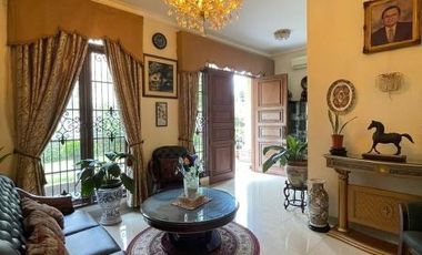 DIJUAL RUMAH ASRI dgn TAMAN di Jl ALAM ELOK, PONDOK INDAH, JAKSEL
