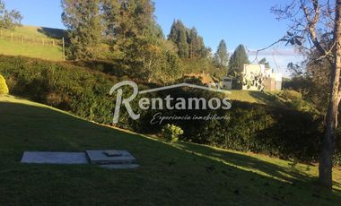 casa en venta en alto del escobero. Cod V775841