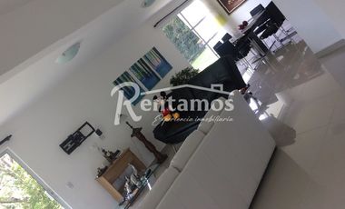 casa en venta en alto del escobero. Cod V775841