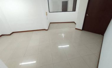 oficina en arriendo/venta en circunvalar. Cod V19139