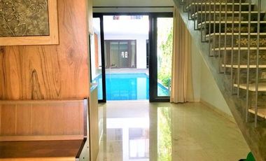 Disewakan Rumah di Kemang Kondisi Siap Huni Dengan Private Pool HSE-A0675