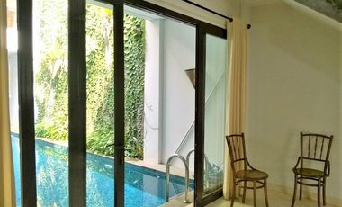 Disewakan Rumah di Kemang Kondisi Siap Huni Dengan Private Pool HSE-A0675