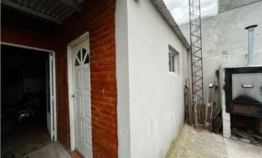Vendo Casa Con Dos Dormitorios en Caseros, Entre Ríos.