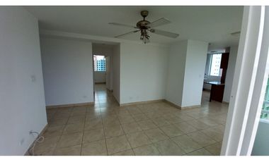 Se vende  apartamento en condado del rey $178,000