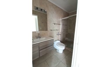 Se vende  apartamento en condado del rey $178,000