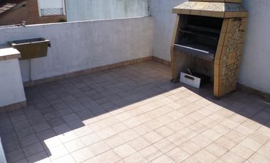 Hermosa y solida propiedad en venta en Santa Teresita.