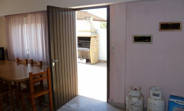 Hermosa y solida propiedad en venta en Santa Teresita.