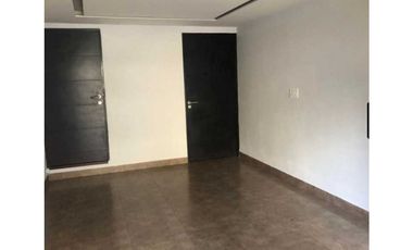 SE VENDE O ALQUILA CASA PARA USO COMERCIAL CALLE 50 420 M2