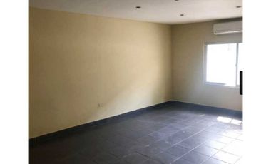 SE VENDE O ALQUILA CASA PARA USO COMERCIAL CALLE 50 420 M2