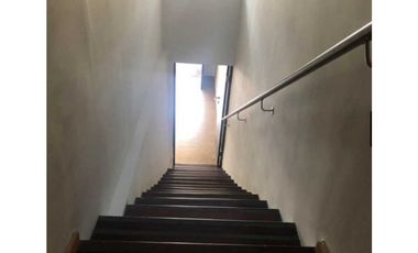SE VENDE O ALQUILA CASA PARA USO COMERCIAL CALLE 50 420 M2