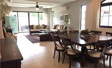 SE VENDE CASA EN EL DORAL, COSTA SUR-3914RC