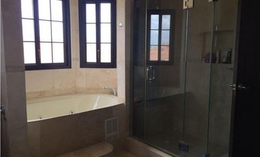 SE VENDE CASA EN EL DORAL, COSTA SUR-3914RC
