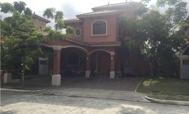 SE VENDE CASA EN EL DORAL, COSTA SUR-3914RC