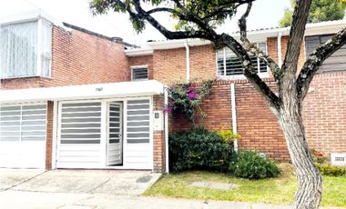 MM180 - CASA REMODELADA EN CONJUNTO CERRADO NIZA