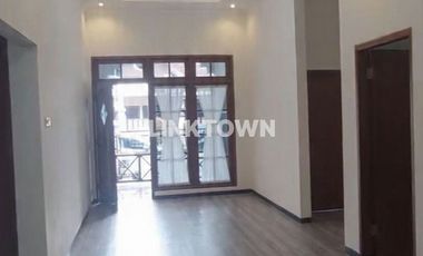 Rumah Dapat Taman Depan dan Belakang di Pusat Kota Sidoarjo Harga bisa Nego