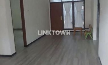 Rumah Dapat Taman Depan dan Belakang di Pusat Kota Sidoarjo Harga bisa Nego