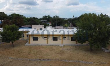 Casa con terreno grande en venta en el centro Cadereyta