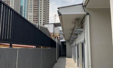 Kontrakan Eksklusif 9 Pintu + 4 Kios Bangunan Baru Lokasi Palmerah Jakarta Barat