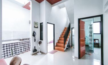 Rumah Hook 15 Mnt ke Living World Kota Wisata Cibubur Bisa KPR J-46160