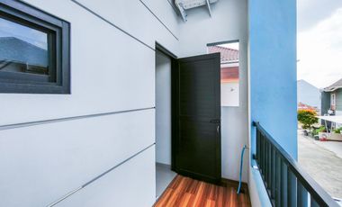 Rumah Hook 15 Mnt ke Living World Kota Wisata Cibubur Bisa KPR J-46160