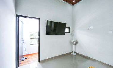 Rumah Hook 15 Mnt ke Living World Kota Wisata Cibubur Bisa KPR J-46160
