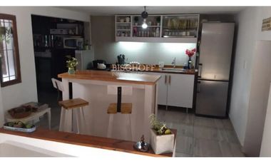 CASA 4 AMBIENTES MAS DEPARTAMENTO 2 AMBIENTES. 