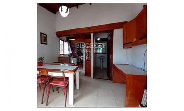 CASA 4 AMBIENTES MAS DEPARTAMENTO 2 AMBIENTES. 