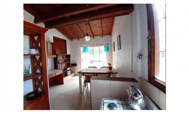 CASA 4 AMBIENTES MAS DEPARTAMENTO 2 AMBIENTES. 