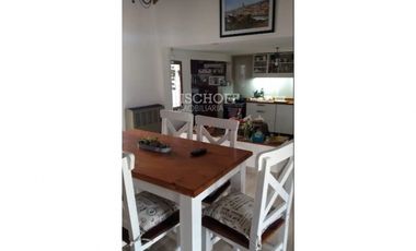 CASA 4 AMBIENTES MAS DEPARTAMENTO 2 AMBIENTES. 