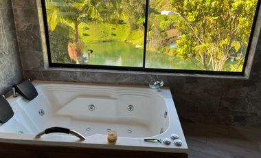 casa campestre en venta en vía principal el peñol-guatapé. Cod V12956