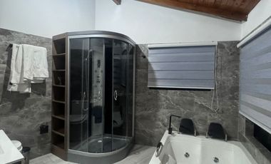 casa campestre en venta en vía principal el peñol-guatapé. Cod V12956
