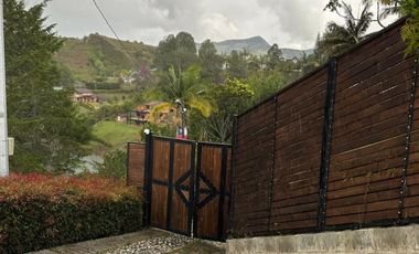 casa campestre en venta en vía principal el peñol-guatapé. Cod V12956
