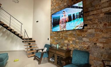 casa campestre en venta en vía principal el peñol-guatapé. Cod V12956