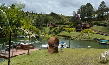 casa campestre en venta en vía principal el peñol-guatapé. Cod V12956