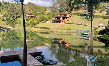 casa campestre en venta en vía principal el peñol-guatapé. Cod V12956