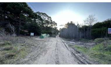 LOTE EN LAS GAVIOTAS