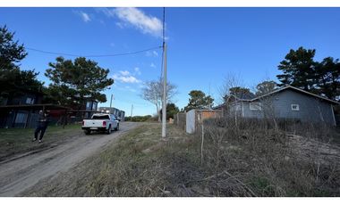 LOTE EN LAS GAVIOTAS