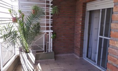 BARBARO VENDE DEPERTAMENTO DE CATEGORIA CON COCHERA EN EL CENTRO DE SAN MARTIN