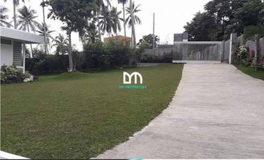 For Sale: Coastal Beachfront Vacation House in San Juan, Batangas