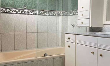 Vendo amplio duplex en la Lojana de Turismo