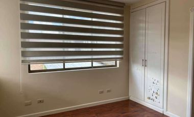 Vendo amplio duplex en la Lojana de Turismo