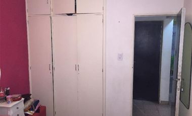 BURZACO: CASA DE 3 DORMITORIOS CON DPTO AL FONDO * APTA CREDITO*