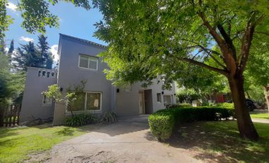 Casa en Alquiler en  Santa Maria De Los Olivos!