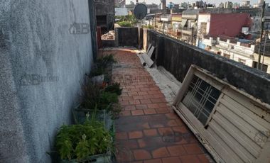 BARBARO VENDE TIPO CASA MULTIFAMILIAR EN VILLA LYNCH