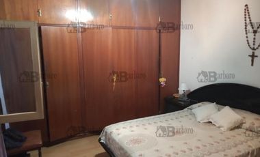 BARBARO VENDE TIPO CASA MULTIFAMILIAR EN VILLA LYNCH
