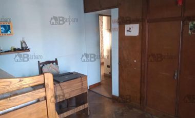 BARBARO VENDE TIPO CASA MULTIFAMILIAR EN VILLA LYNCH